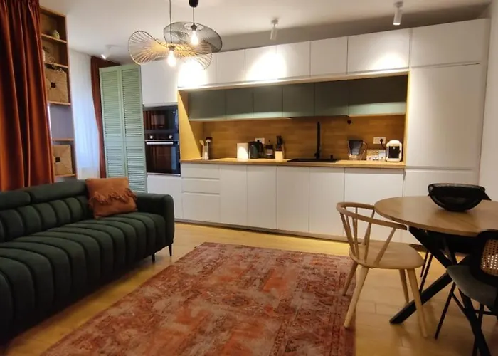 Warm & Chic Designer In The South Appartement *