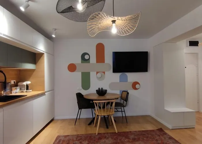 Warm & Chic Designer In The South Appartement Boekarest