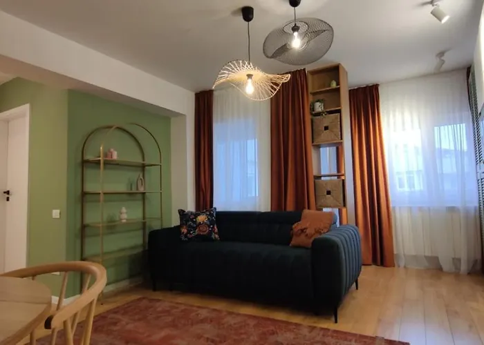 Warm & Chic Designer In The South * Бухарест