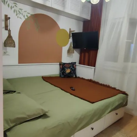 Apartment Warm & Chic Designer In The South